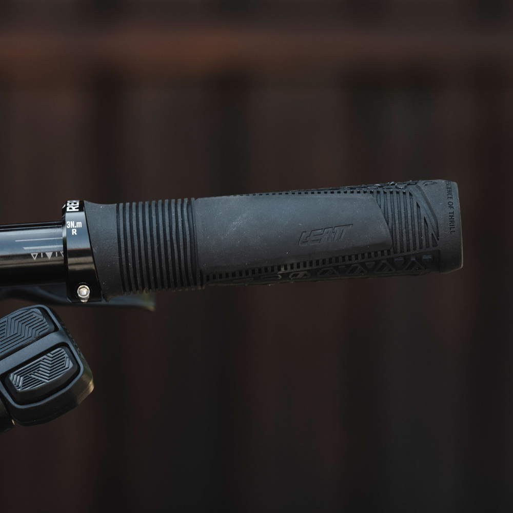 Manopla Reaflex 6.0 Regular 31mm Preta - Leatt