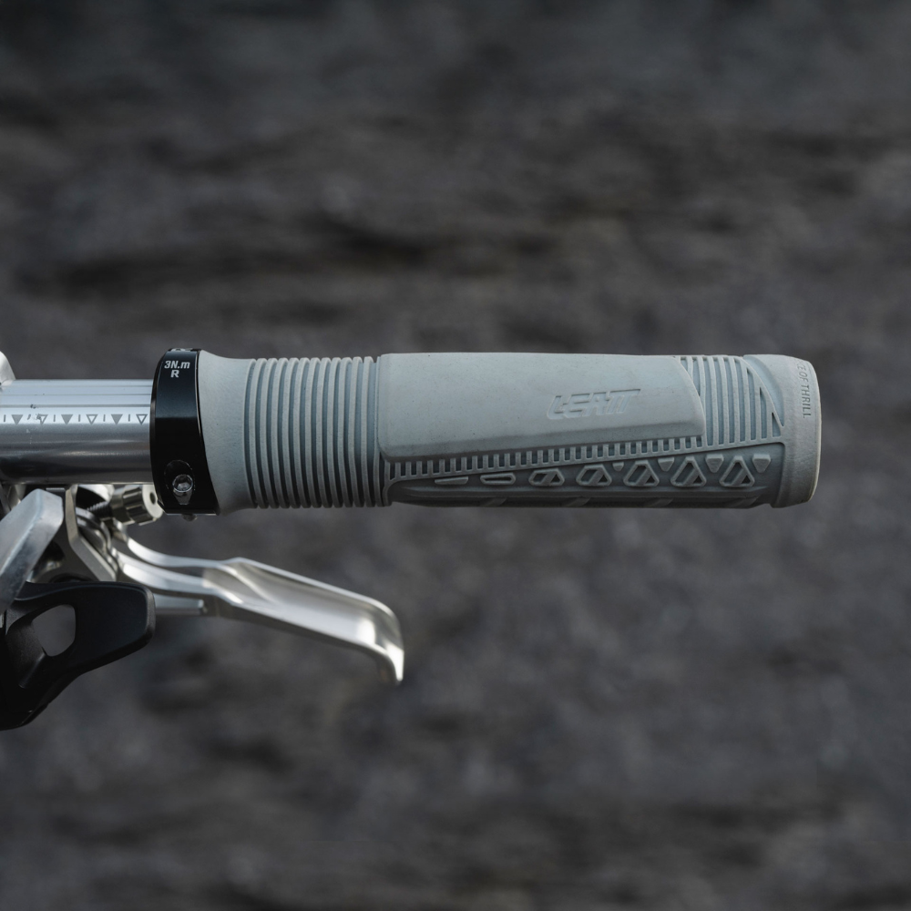 Manopla Reaflex 6.0 Regular 31mm Cinza - Leatt